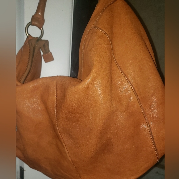 J CREW LEATHER SHOULDER BAG GUC - Picture 4 of 8